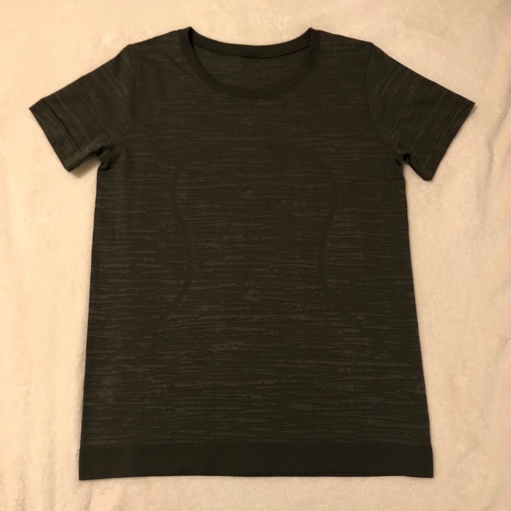 Lululemon Relaxed Swiftly Top Olive Size 8 NWOT